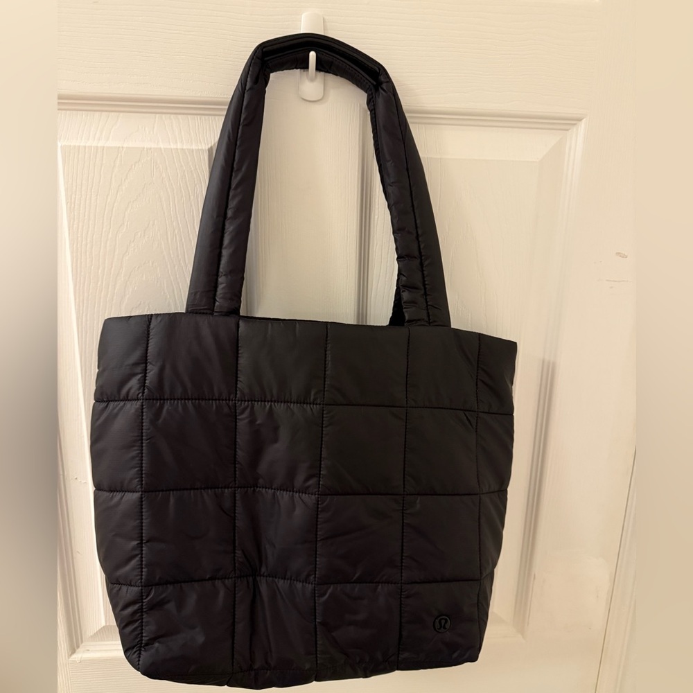 Lululemon quilted grid tote bag 12L
